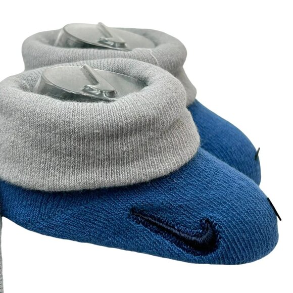 Nike Baby Infant Boy's Hat and Booties 2-Piece Set Size 0-6 Months Blue/White - Picture 5 of 9